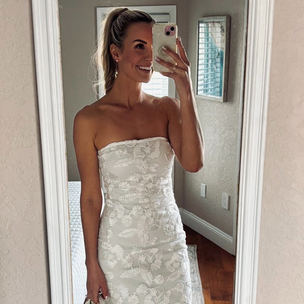 Leilani White Floral Textured Strapless Dress